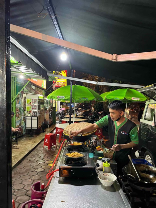 Suasana Makan Sijangkung Bandung