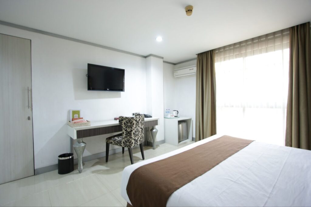 Naripan Hotel Room
